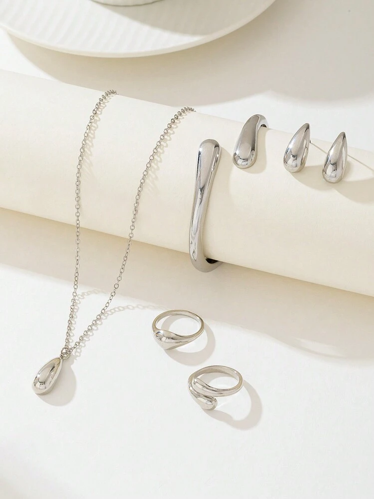 Minimalist Teardrop Jewelry Set detail photo 3 - Jewelry Sets at ShopKaar