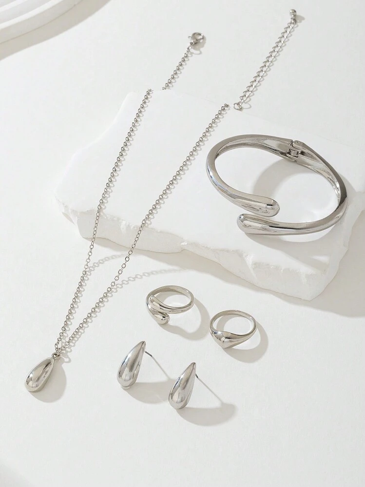 Minimalist Teardrop Jewelry Set detail photo 6 - Jewelry Sets at ShopKaar